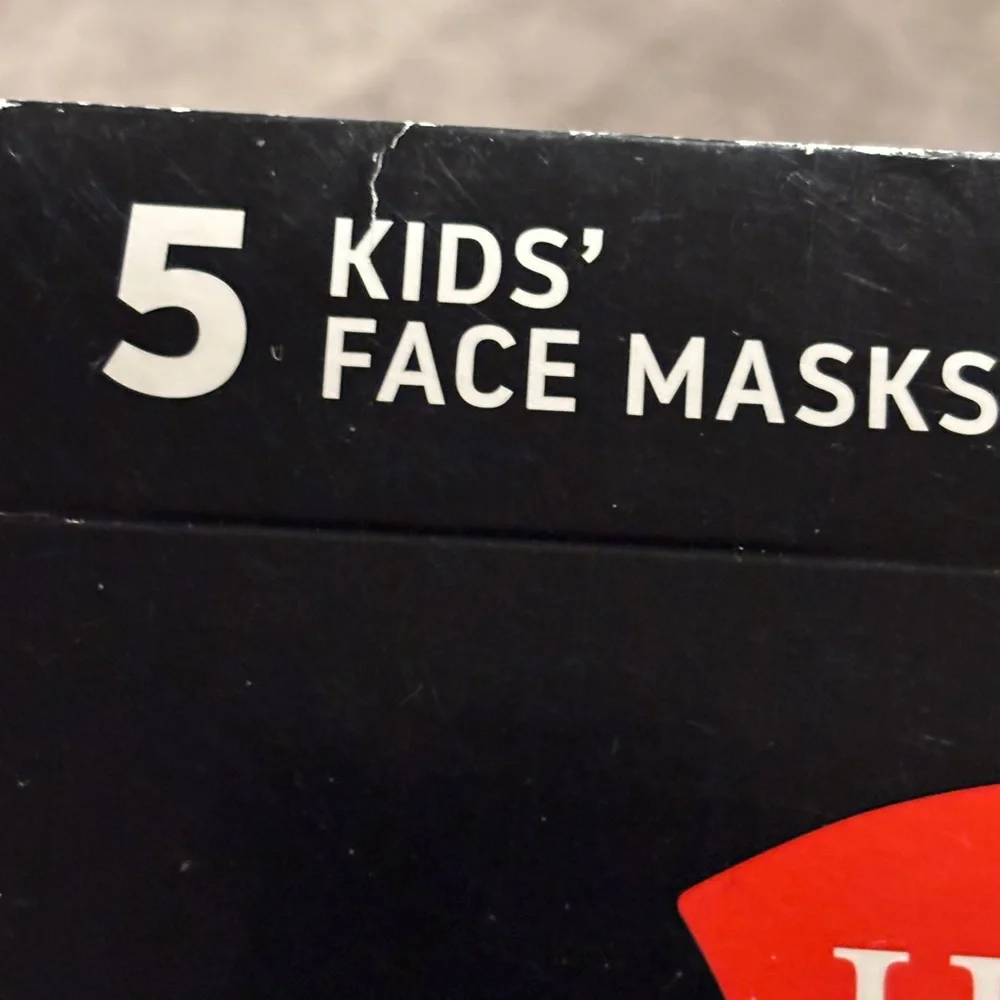 Hanes White Face Masks with X-Temp Technology ages 5-12 . New 5pk